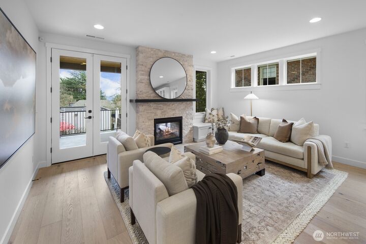 Property Photo:  208  35th Avenue E  WA 98112 