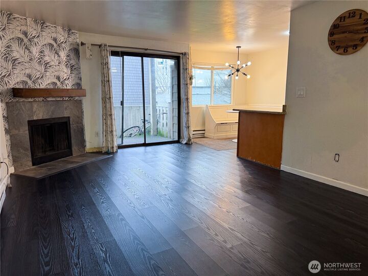 Property Photo:  2020  Grant Ave S D102  WA 98055 