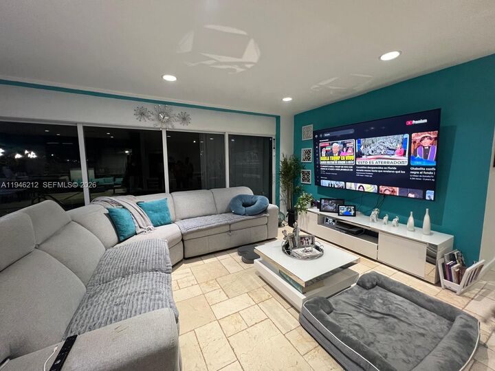 Property Photo:  4335 SW 98th Ct  FL 33165 