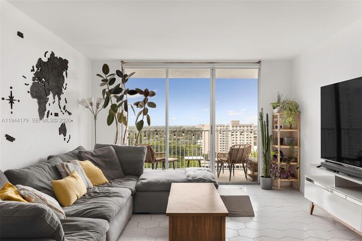 Property Photo: 2801 NE 183rd St 1607W FL 33160