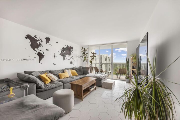 Property Photo:  2801 NE 183rd St 1607W  FL 33160 