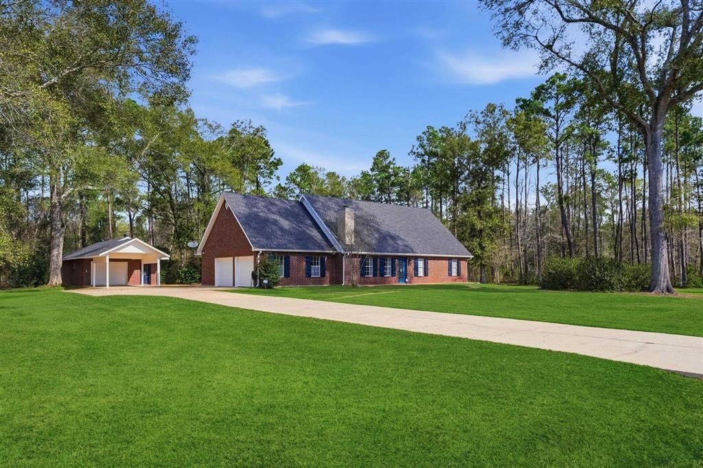 Property Photo:  1428 Linda Lane  LA 70665 