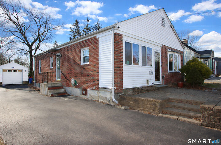 Property Photo:  79 Piper Brook Avenue  CT 06111 