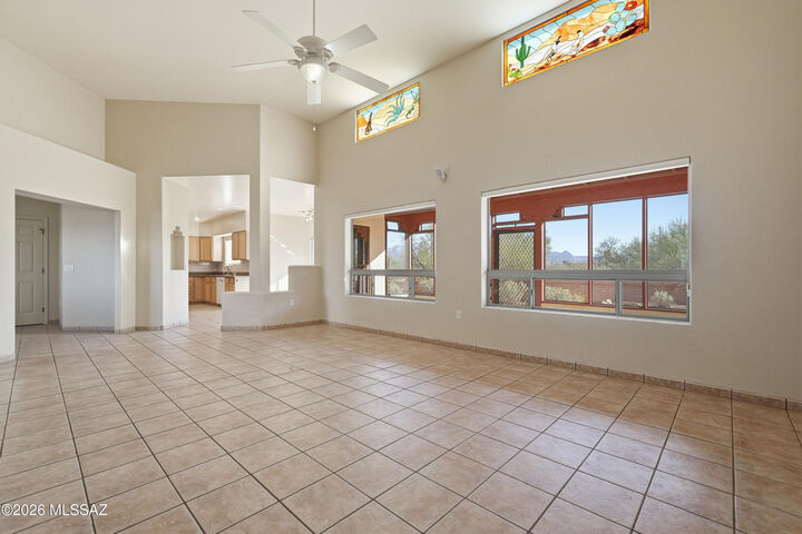Property Photo:  933 W Placita Llovizna  AZ 85614 