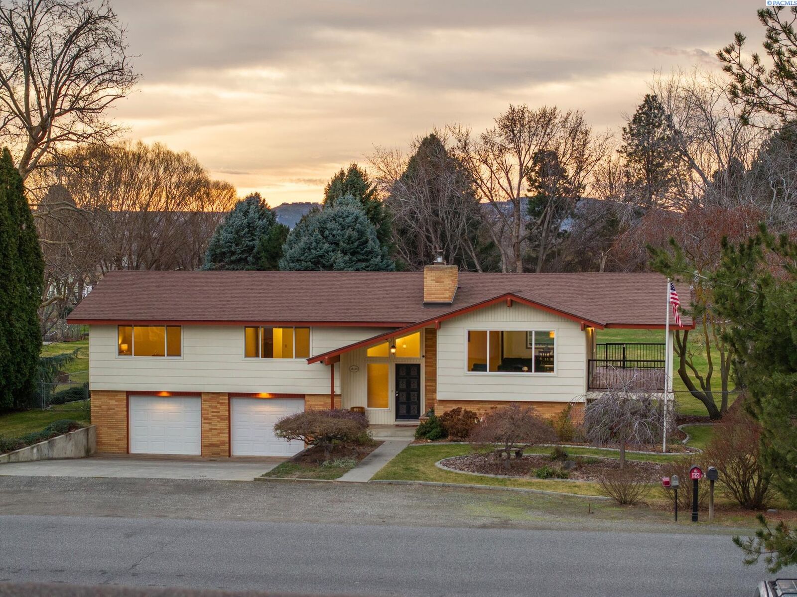 Property Photo:  10220 Maple Drive  WA 99301 