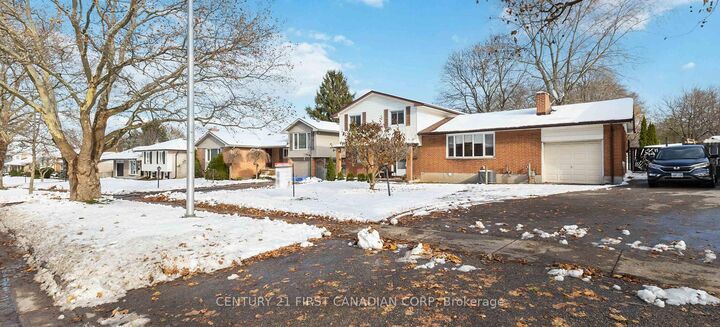 Property Photo:  628 Viscount Road  ON N6J 2Y2 