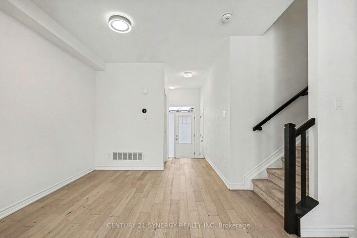 Property Photo:  520 Flagstaff Drive  ON K2J 3V5 