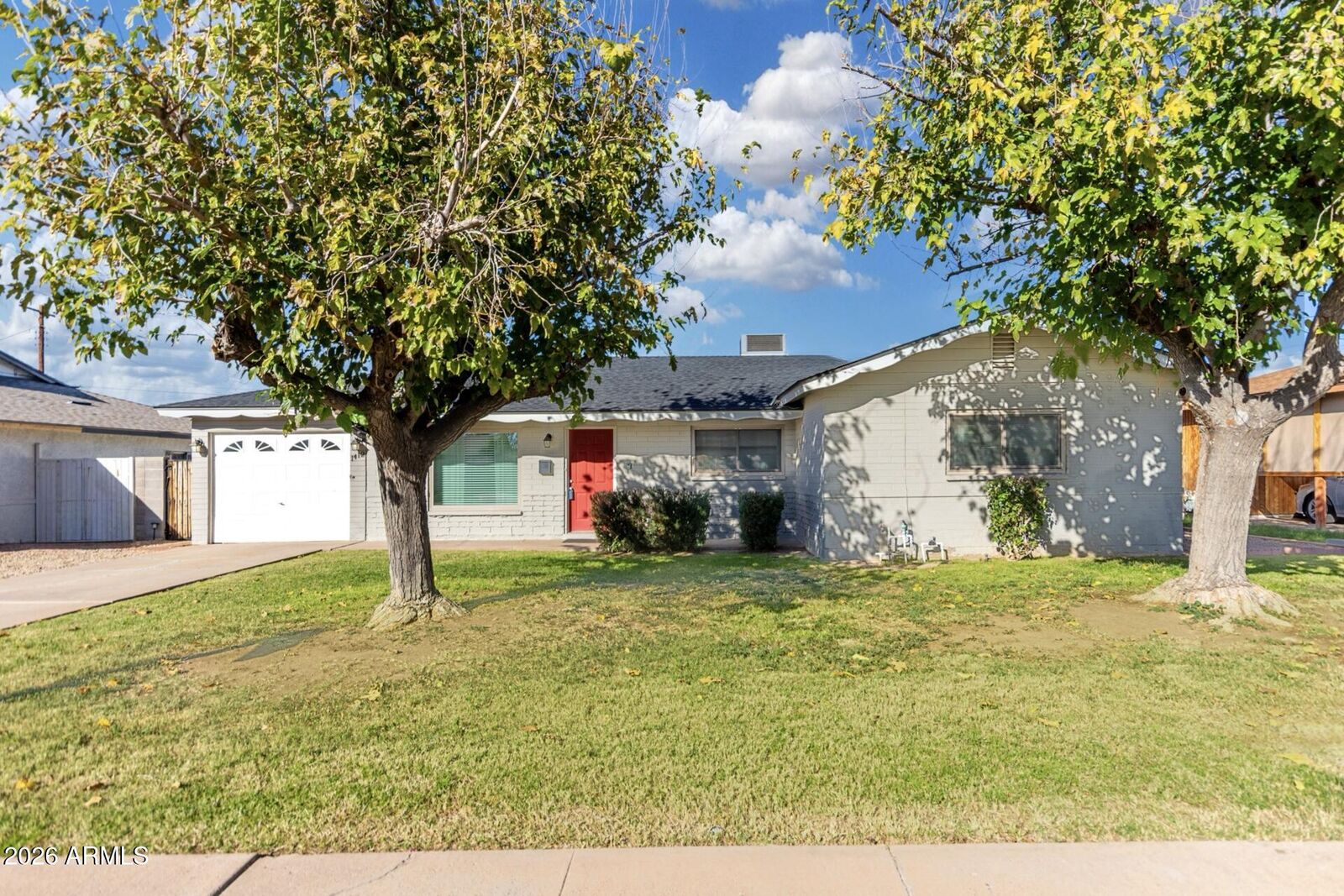 Property Photo: 1412 W 7th Place AZ 85281