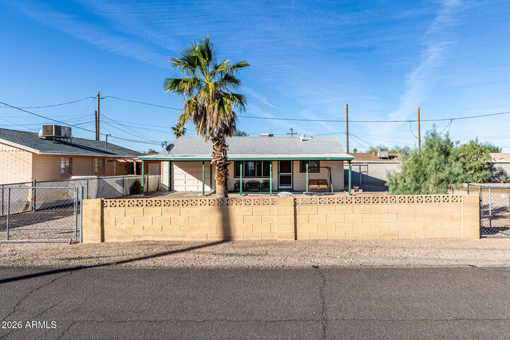 Property Photo:  700 N Victory Drive  AZ 85120 
