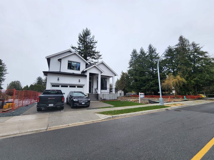 Property Photo: 33987 Walnut Avenue BC V2S 2S6