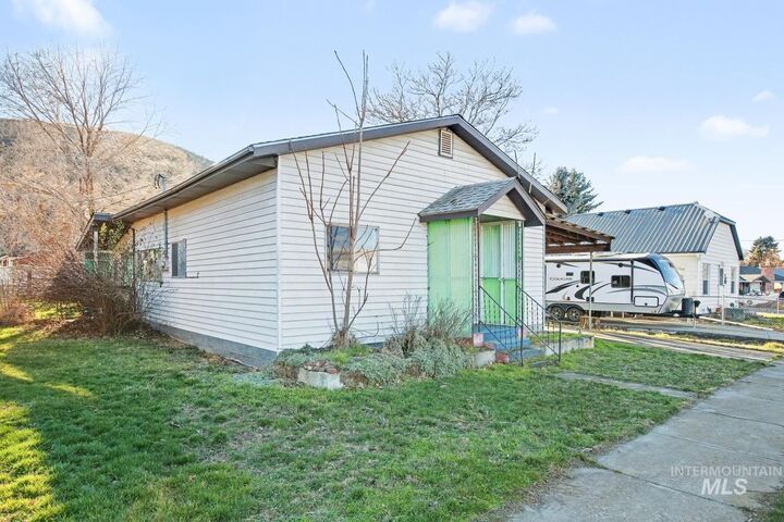 Property Photo:  332 High Street  WA 99347 