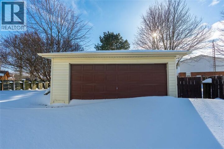 Photo de la propriété:  4057 Charlie Street  ON N0N 1R0 