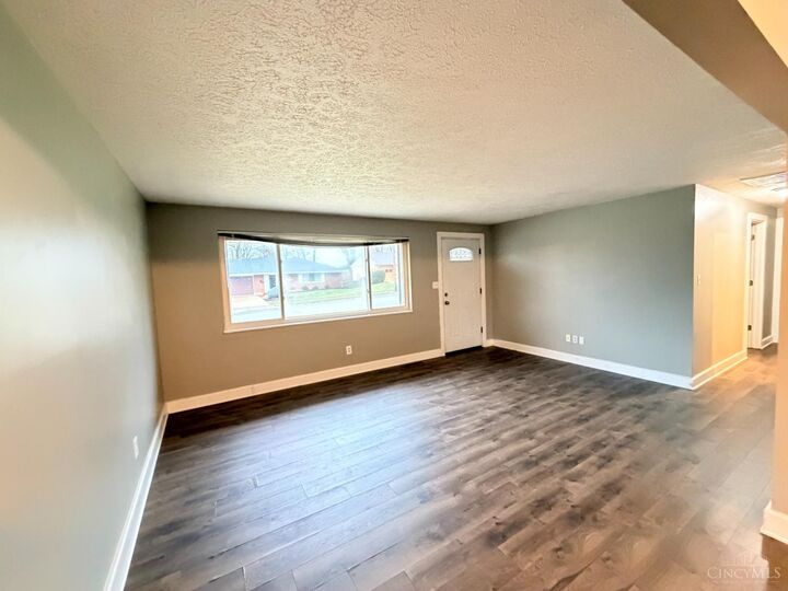 Property Photo:  1018 Winding Way  OH 45036 