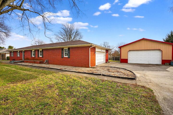 Property Photo: 573 Dunkle Road OH 43113