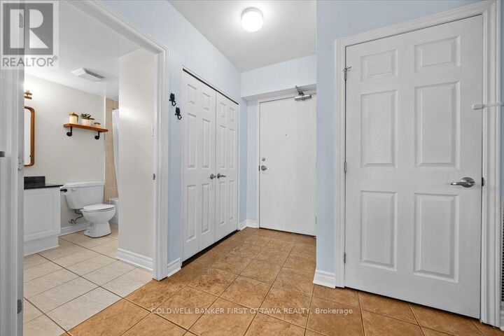 Photo de la propriété:  445 Laurier Avenue West 1401  ON K1R 0A2 