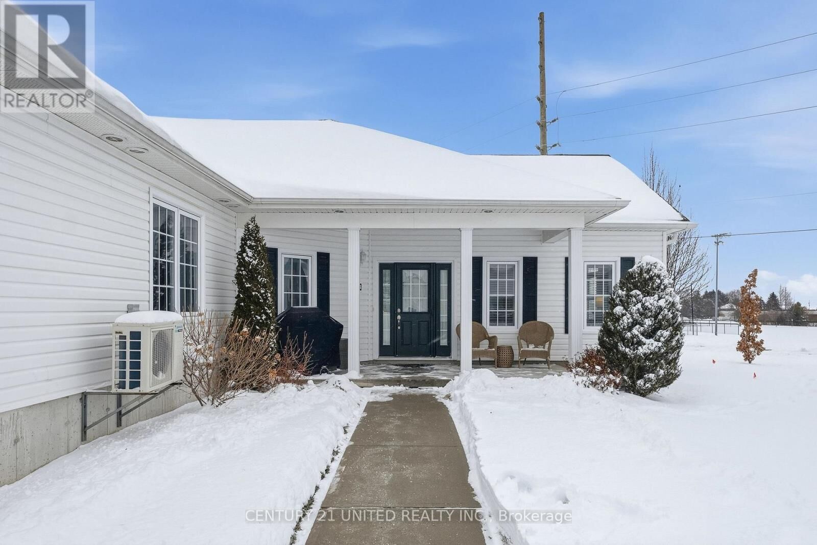 Property Photo: 300 Croft Street 1804 ON L1A 0E1