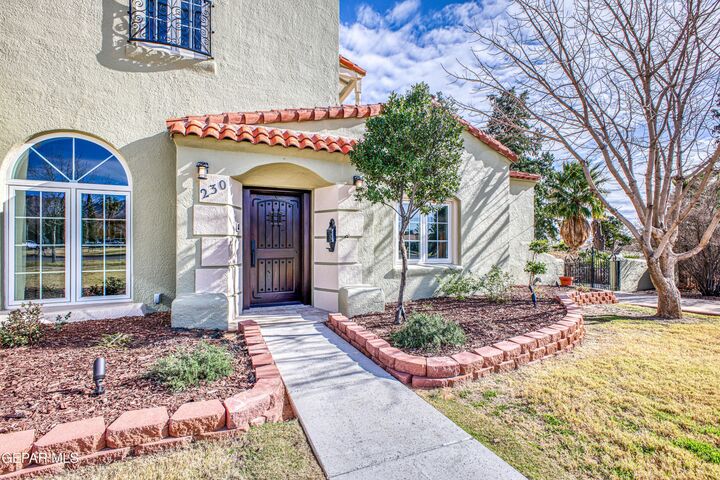 Property Photo:  230 Pennsylvania Place  TX 79903 