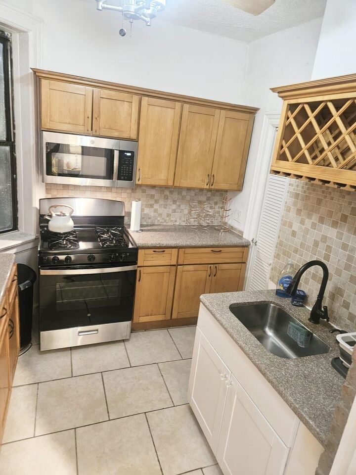 Property Photo:  203 Harrison Ave 21  NJ 07304 
