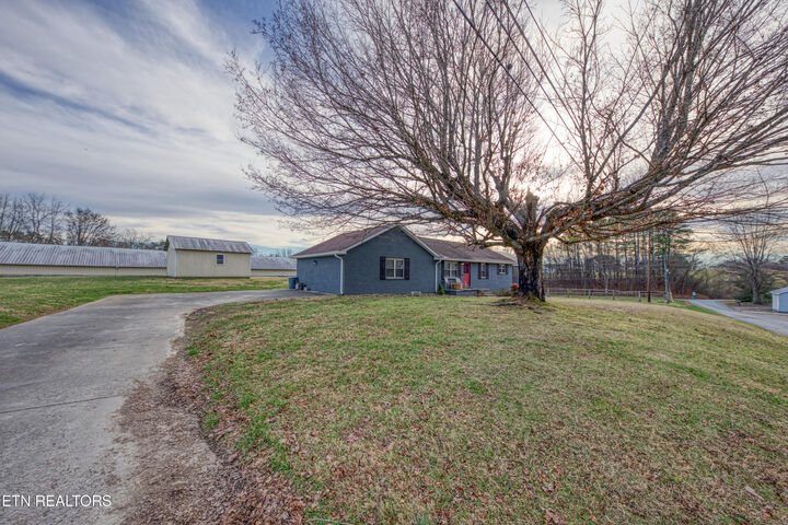 Property Photo:  2415 Riddle Road  TN 37820 