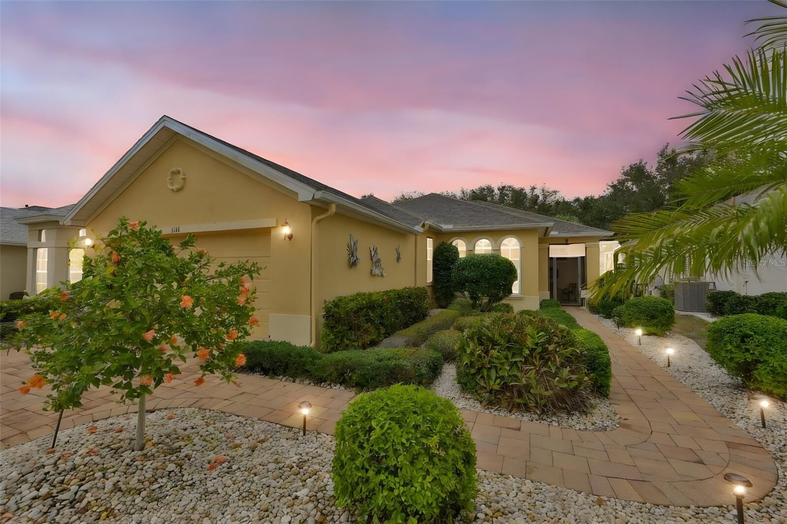 Property Photo: 1118 Emerald Dunes Drive FL 33573