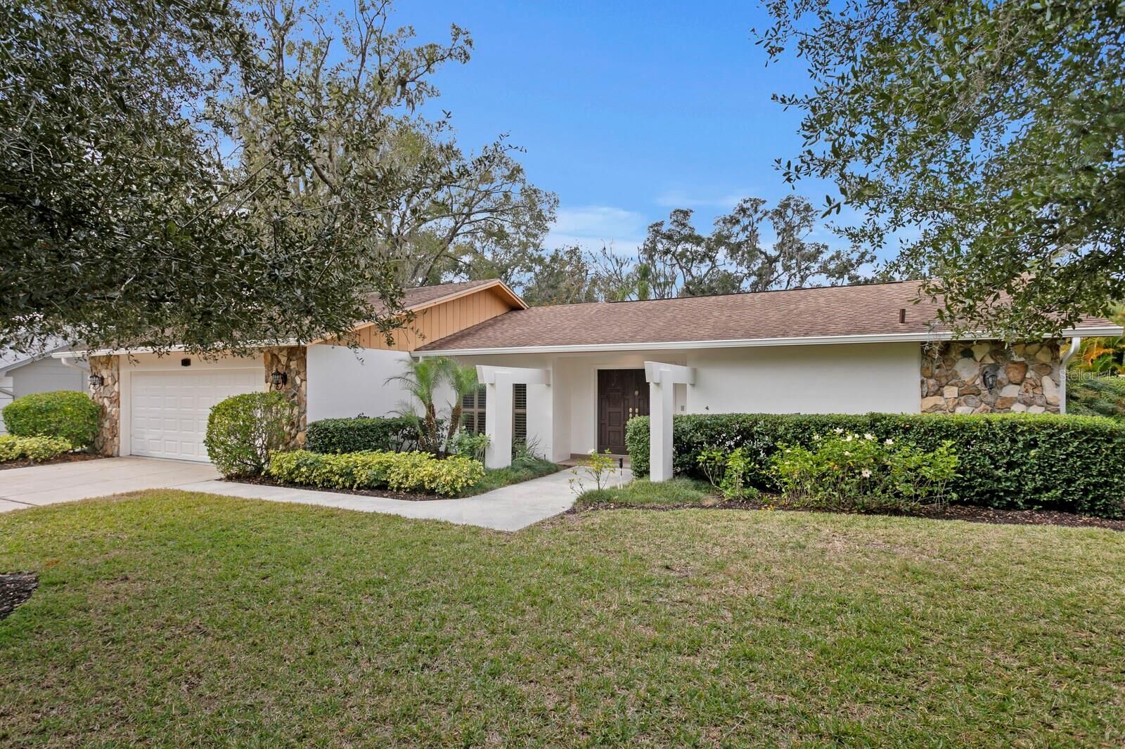 Property Photo:  713 Rob Roy Place  FL 33617 