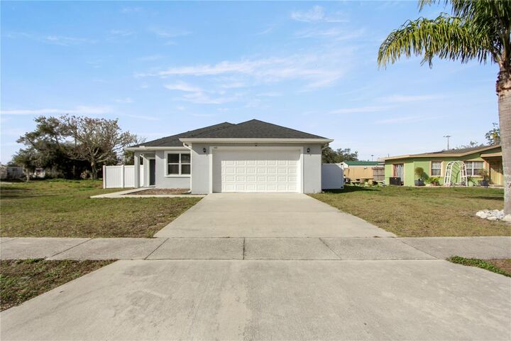 Property Photo:  142 Pineview Drive  FL 32765 