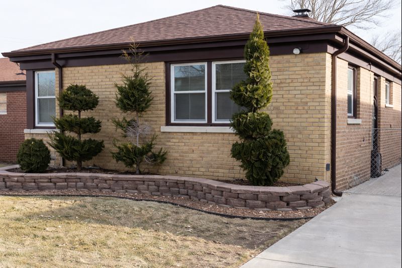 Property Photo:  14405 S Calhoun Avenue  IL 60633 