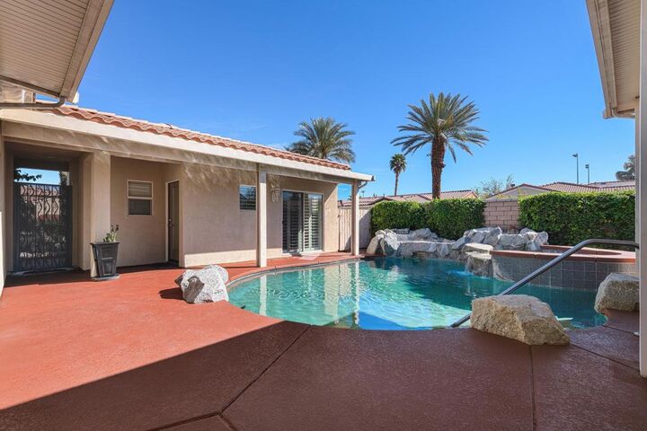 Property Photo:  77 Clavel Court  CA 92260 