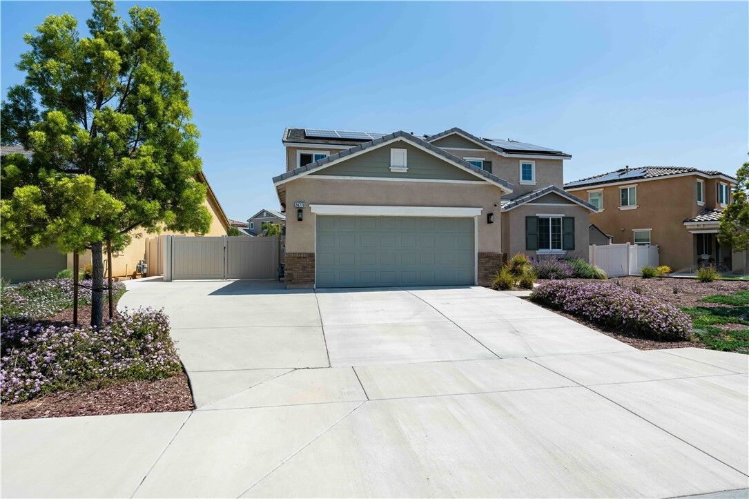 Property Photo: 24770 Quenada CA 92551