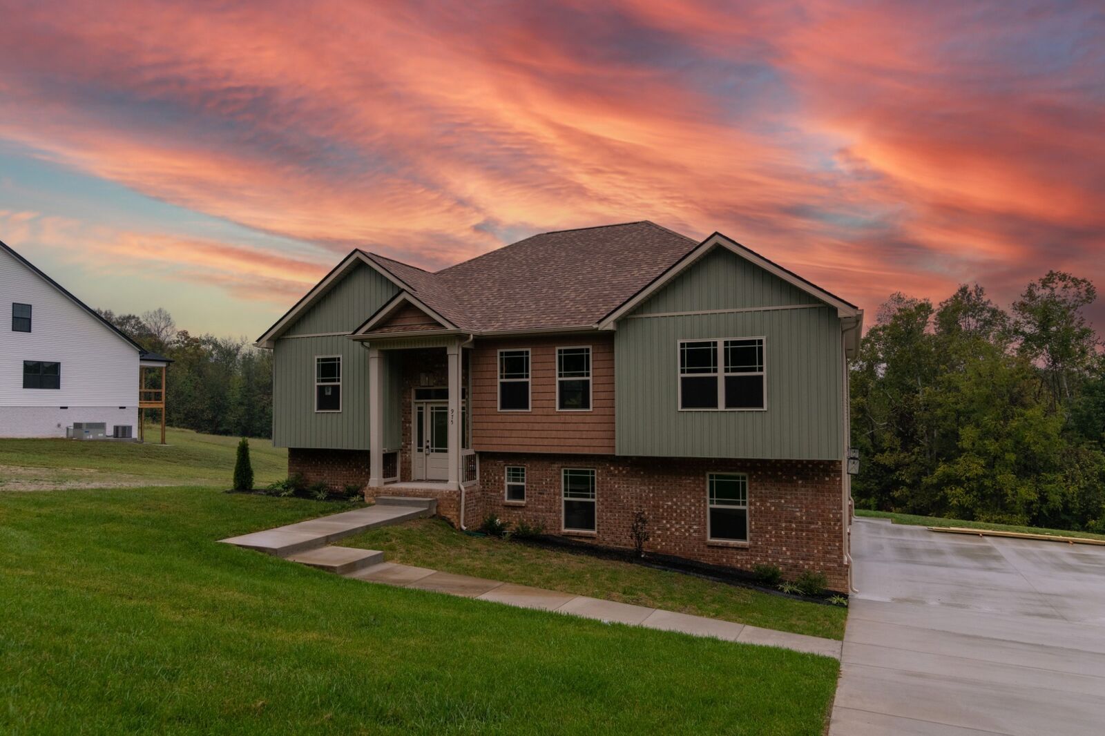 Property Photo:  975 Palmyra Road  TN 37040 