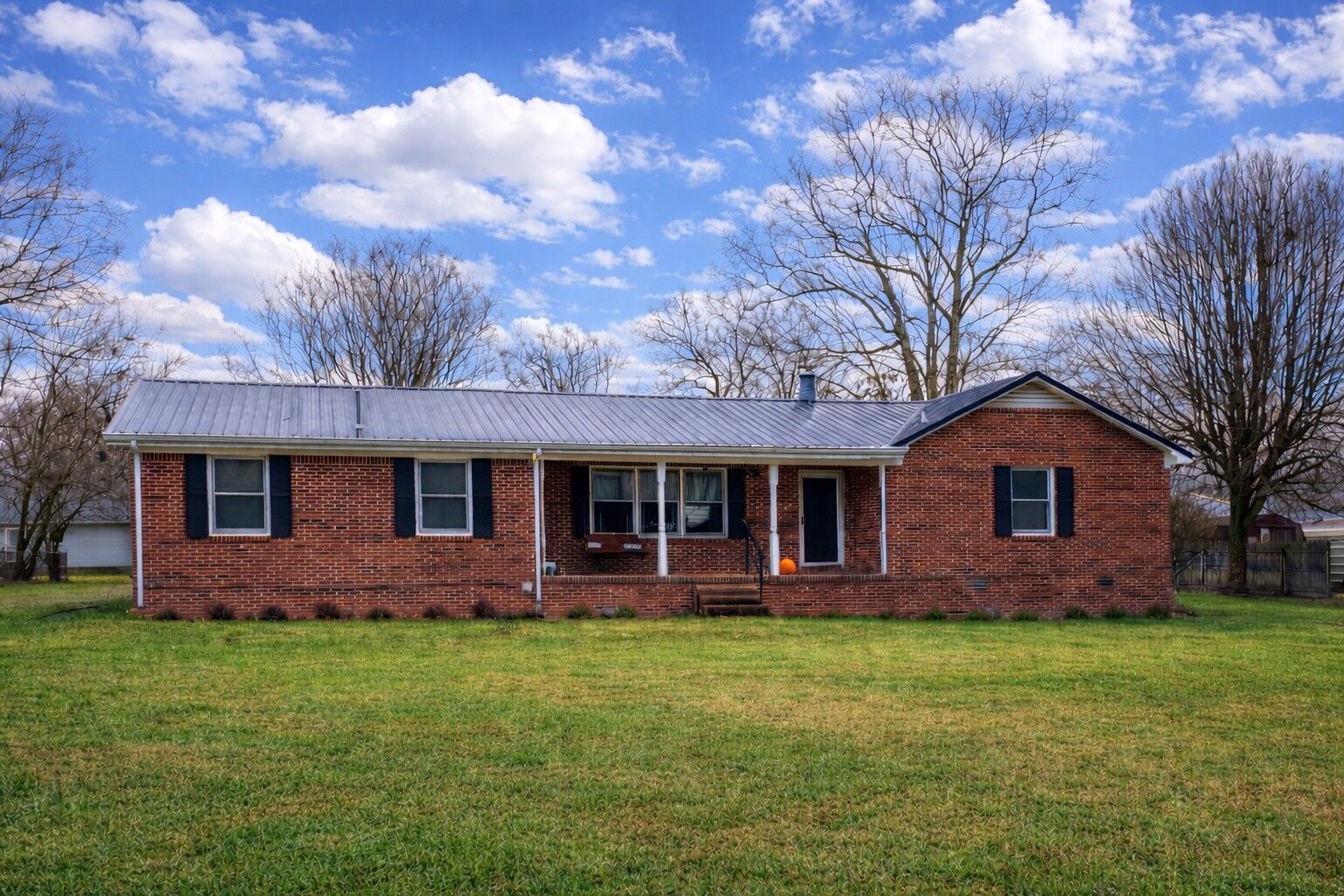 Property Photo: 106 Larkway Dr TN 37388