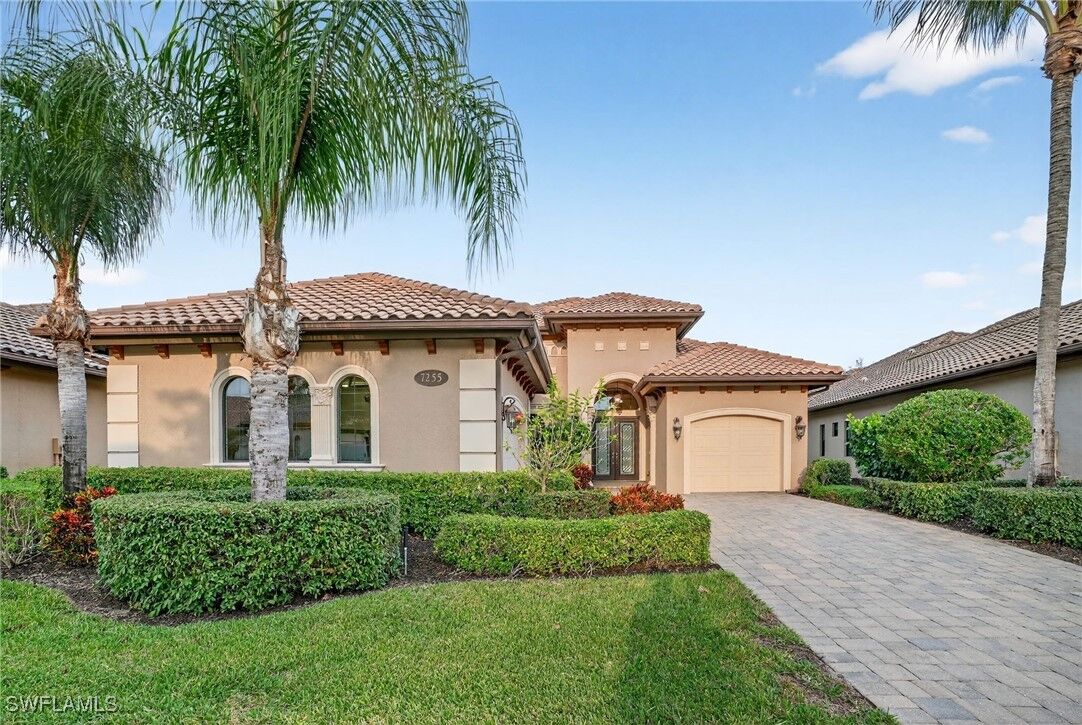 Property Photo: 7255 Lantana Circle FL 34119