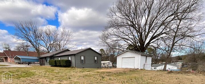 Property Photo:  505 W 3rd Street  AR 72434 