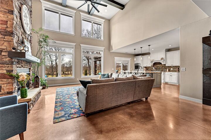 Property Photo:  425 NE Duke Hill Road  AR 72713 