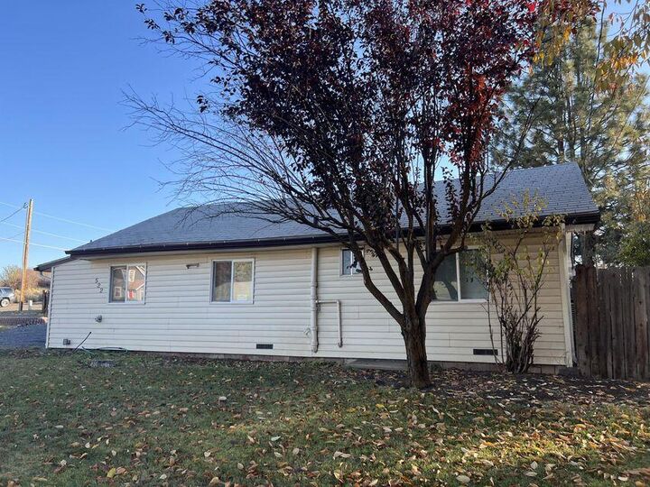 Property Photo:  522 Van Ness Avenue  OR 97601 