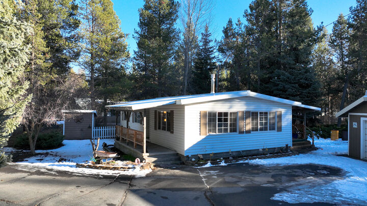 Property Photo: 16177 Aqua Road OR 97739