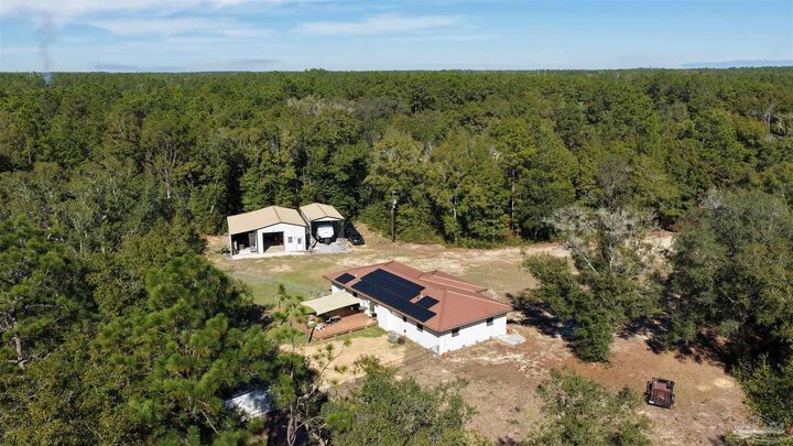 Property Photo:  6201 Glendale Dr  FL 32570 