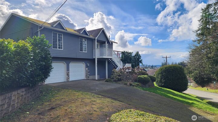 Property Photo:  705  Brokaw Road  WA 98282 