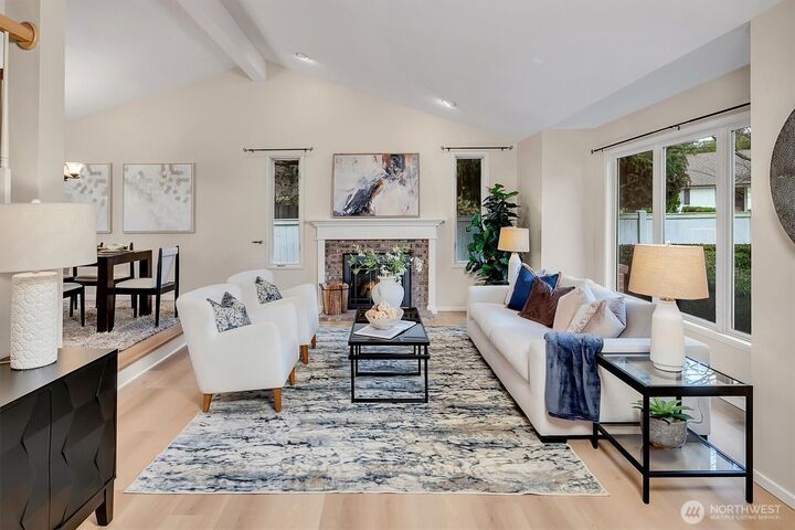 Property Photo:  10825 NE 62nd Street  WA 98033 