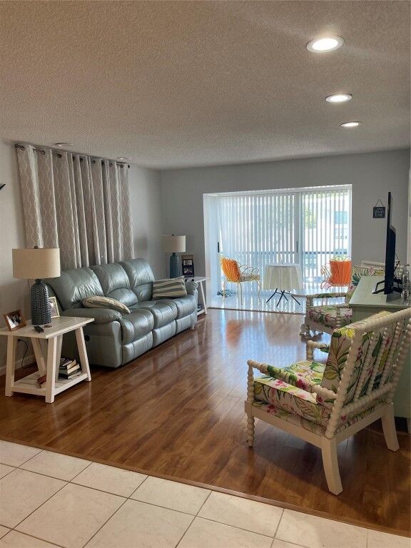 Property Photo:  6471 Bay Club Drive 4  FL 33308 