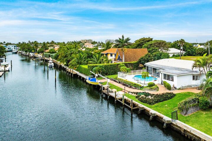 Property Photo:  23 Sabal Island Drive  FL 33435 
