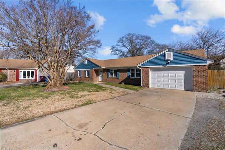 Property Photo:  1113 Camelot Ct  VA 23323 