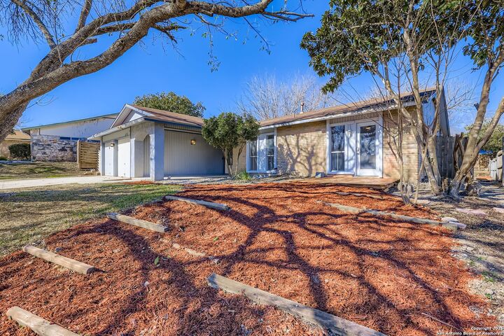 Property Photo:  5723 Sky Country  TX 78247 