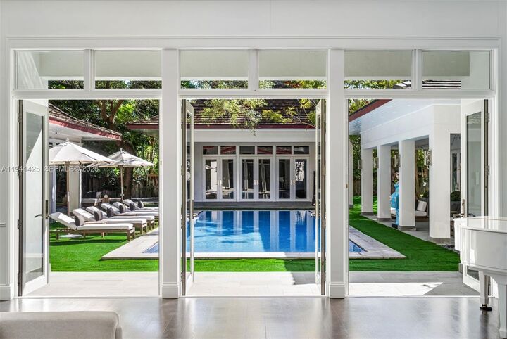 Property Photo:  4100 Kiaora St  FL 33133 