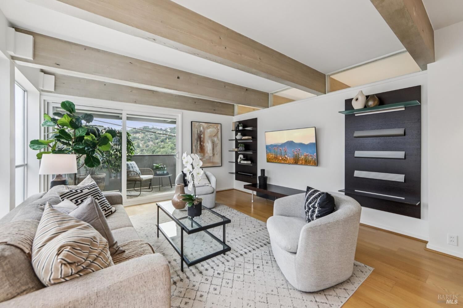 Property Photo: 290 Via Casitas 206 CA 94904