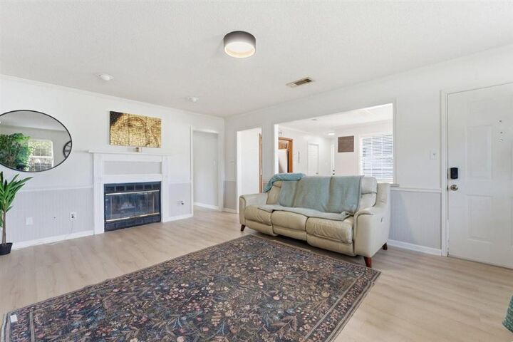 Property Photo: 1011 Aberdeen Drive LA 70605