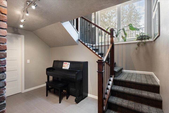 Property Photo:  2417 E 35th Ave  WA 99223 