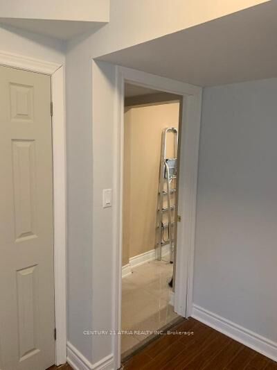 Photo de la propriété:  299 Welsh Street Main Floor  ON K9H 1K8 