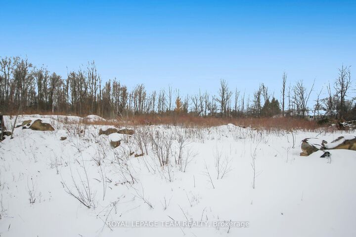 Property Photo: 11730 Tudor Gate Place ON K0C 2K0