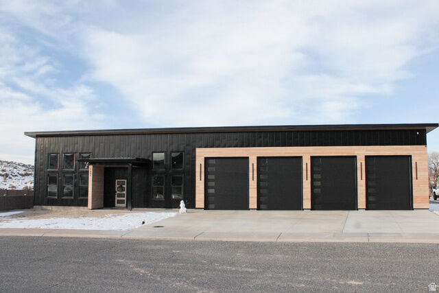 Property Photo: 1666 S River Rock Way UT 84654